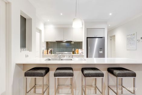 Property photo of 11 Malua Circuit Sandhurst VIC 3977