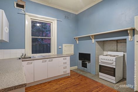 Property photo of 18 The Esplanade Wagga Wagga NSW 2650