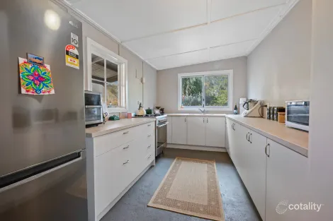 Property photo of 6 Padbury Road Walkaway WA 6528