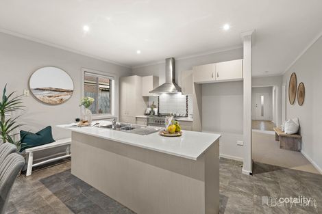 Property photo of 10 Red Gum Circuit Pakenham VIC 3810