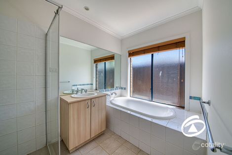 Property photo of 41 Jamieson Way Berwick VIC 3806