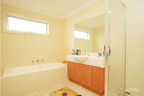 Property photo of 4 Portland Place Roxburgh Park VIC 3064