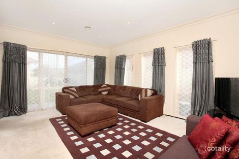 Property photo of 47 Willandra Loop Caroline Springs VIC 3023