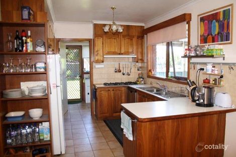 Property photo of 3 Paltara Close Meadow Heights VIC 3048