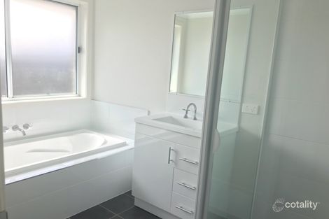 Property photo of 17 Olivia Boulevard Hamlyn Terrace NSW 2259