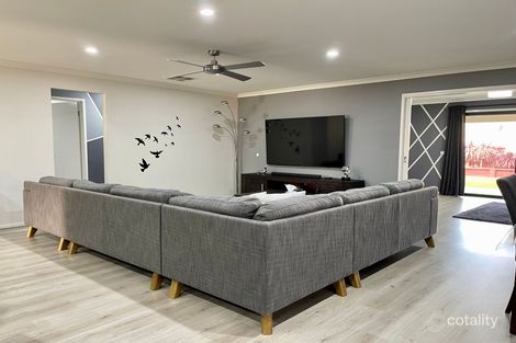 Property photo of 4 Elsey Way Clyde North VIC 3978