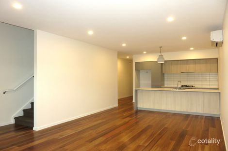 Property photo of 36 Sharp Circuit Mill Park VIC 3082
