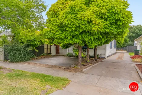 Property photo of 16 Larritt Street Bendigo VIC 3550
