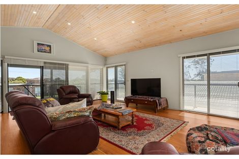 Property photo of 6 Banksia Close Manning Point NSW 2430