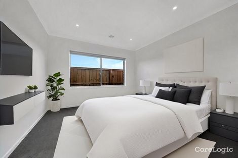 Property photo of 7 Midewin Way Wyndham Vale VIC 3024
