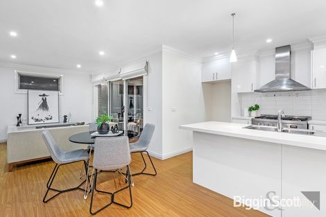 Property photo of 2/594 Waverley Road Glen Waverley VIC 3150