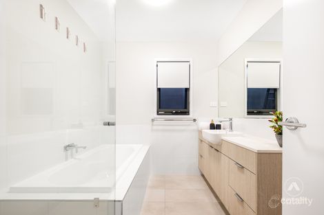 Property photo of 10 Riverside Esplanade Jimboomba QLD 4280