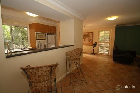 Property photo of 2/28 Cronin Avenue Main Beach QLD 4217
