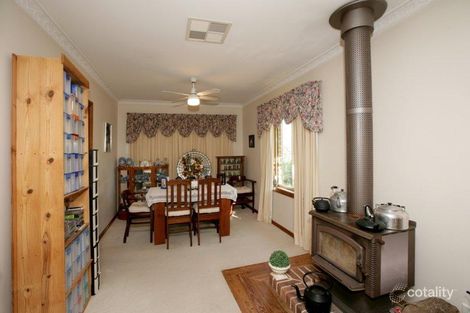 Property photo of 8 Kapooka Road San Isidore NSW 2650