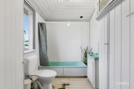 Property photo of 309 George Street Depot Hill QLD 4700