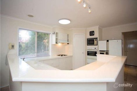 Property photo of 3 Valley View Crescent Berwick VIC 3806