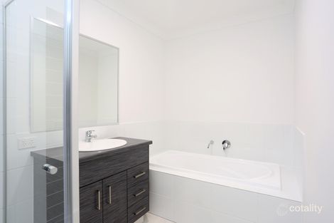 Property photo of 7 Waterview Close Ningi QLD 4511