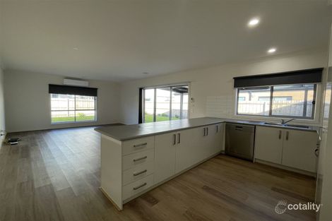 Property photo of 26 Shevry Cross Way Lovely Banks VIC 3213