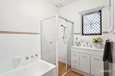 Property photo of 11 Bishops Hill Road Happy Valley SA 5159