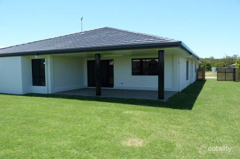 Property photo of 27 Pembridge Circuit Urraween QLD 4655