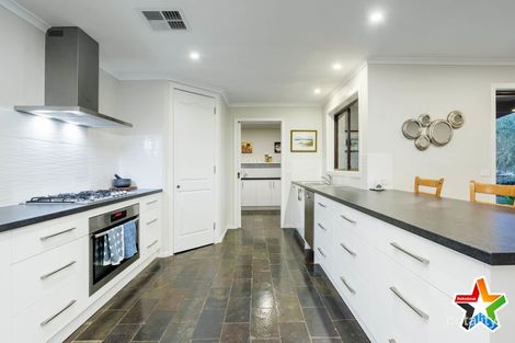Property photo of 2 Drysdale Place Mooroolbark VIC 3138