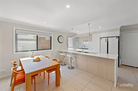 Property photo of 2/6 Deacon Street Coopers Plains QLD 4108
