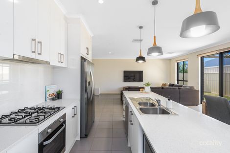 Property photo of 17 Tangelo Court Direk SA 5110