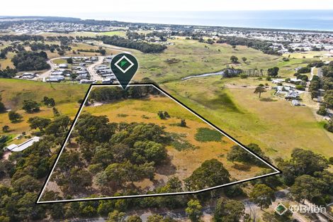 16 OSTLERS RD, LAKES ENTRANCE, VIC 3909