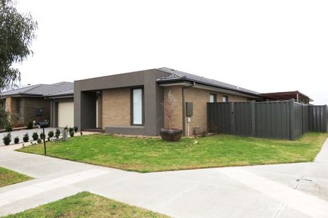 Property photo of 48 Pine Park Drive Wollert VIC 3750