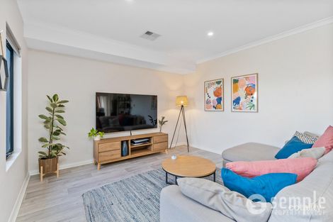 Property photo of 16 Greensand Promenade Treeby WA 6164