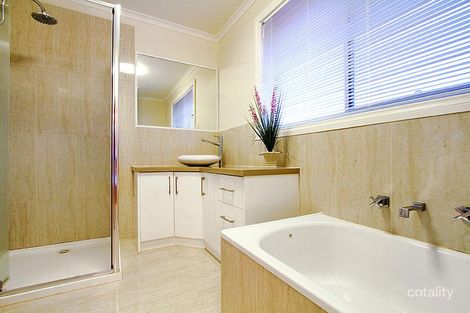 Property photo of 19 Manning Clark Road Mill Park VIC 3082