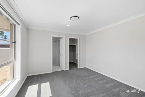 Property photo of 5 Appaloosa Place Hillvue NSW 2340