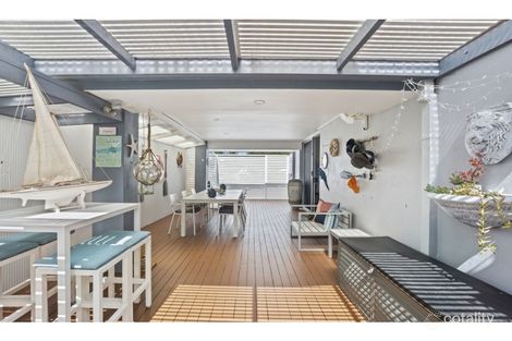 Property photo of 49 Balfour Crescent Highland Park QLD 4211