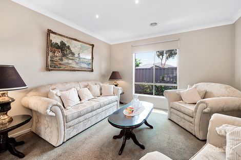 Property photo of 15 Foxhound Grove Cranbourne East VIC 3977