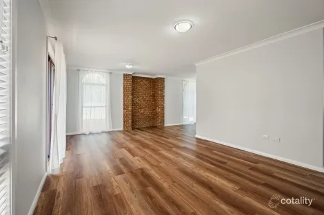 Property photo of 12 Peppermint Crescent Kingswood NSW 2747