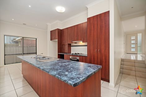 Property photo of 87 Yarralumla Drive Wodonga VIC 3690