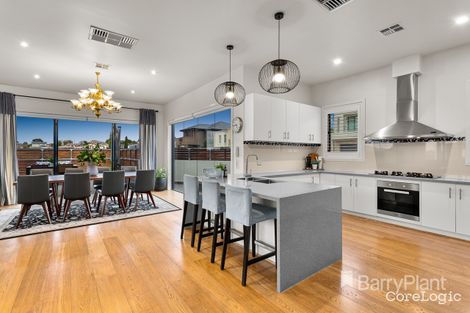 Property photo of 17 Chateau Rise Bulleen VIC 3105