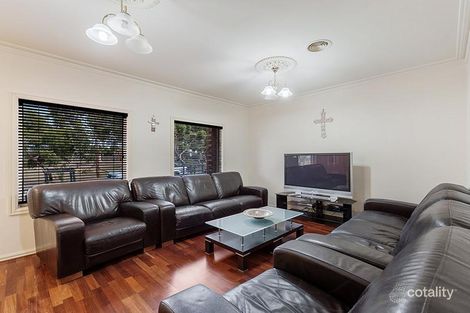 Property photo of 5 Klein Crescent Roxburgh Park VIC 3064