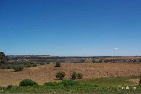 19 Hunt Rd, Herne Hill, VIC 3218