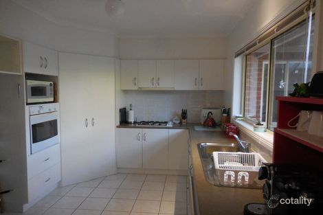 Property photo of 4 Ellesmere Terrace Strathdale VIC 3550