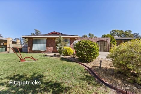 28 Pinaroo Dr, Glenfield Park, NSW 2650