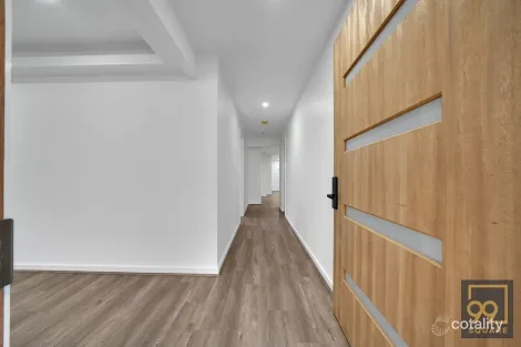 Property photo of 46 Chalcot Circuit Fraser Rise VIC 3336