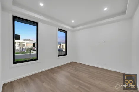 Property photo of 46 Chalcot Circuit Fraser Rise VIC 3336