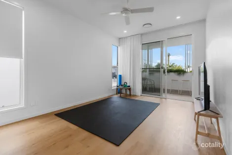 Property photo of 16 Chainey Avenue Miami QLD 4220