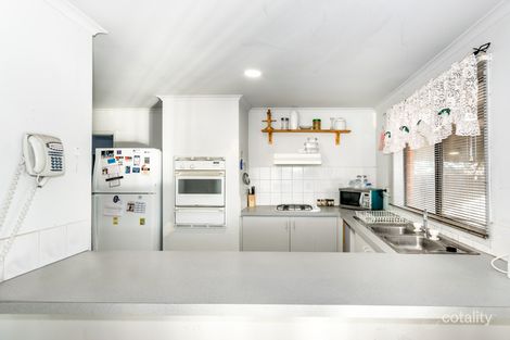 Property photo of 1 Luisa Court Brookfield VIC 3338