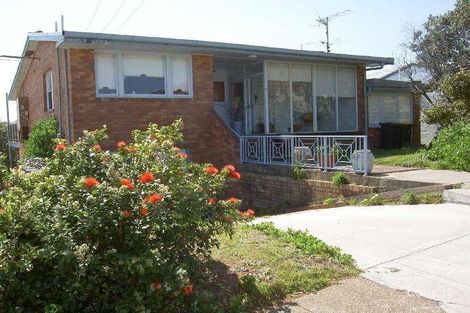 4 Fenton Ave, Bar Beach, NSW 2300