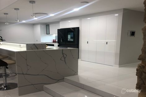 Property photo of 8 Narooma Place Helensvale QLD 4212