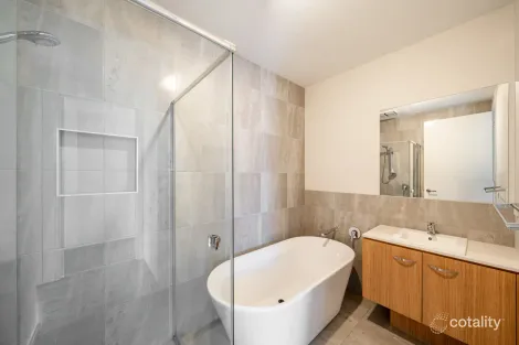 Property photo of 18 Magellan Crescent Werribee VIC 3030