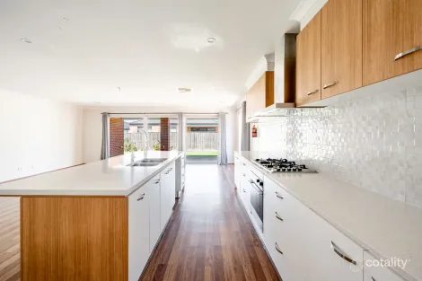 Property photo of 18 Magellan Crescent Werribee VIC 3030