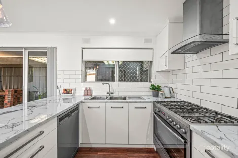 Property photo of 11 Capeview Crescent Hackham SA 5163